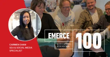 Feestfoto van Stramark ter viering van de behaalde toppositie in Emerce 100 2024. Deze prestigieuze lijst zet de beste online marketing bureaus in Nederland op een rijtje.